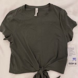 BNWT Lululemon time to restore short sleeve